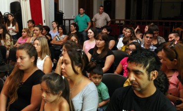 Se entregaron certificados a más de 100 jóvenes que participaron de diversos cursos