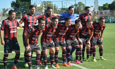 Douglas no pudo con Nueva Chicago