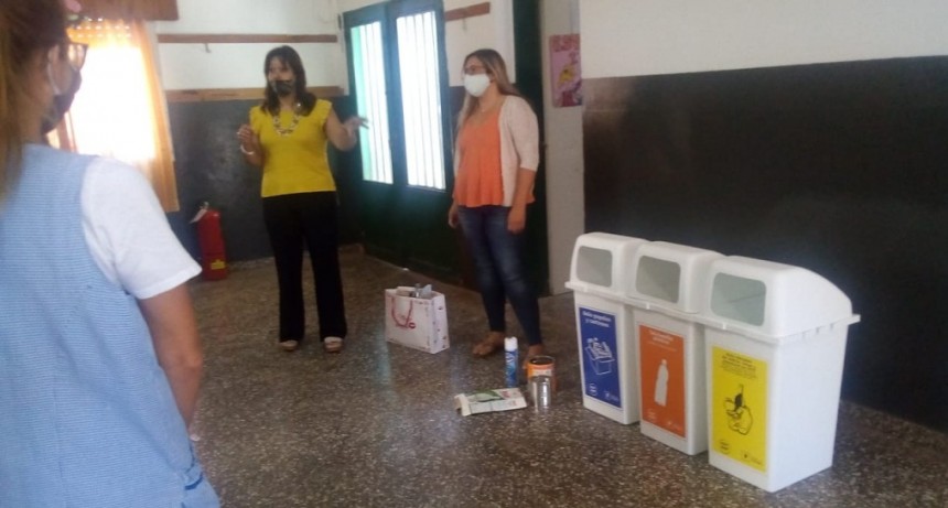 Entregaron islas de separación de residuos en La Casa del Niño de Manuel Ocampo