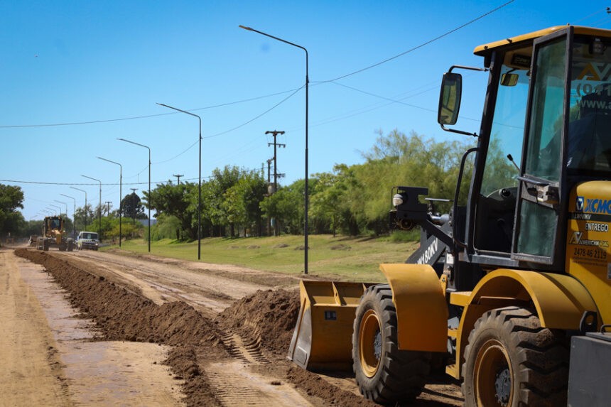“Lo prometido es deuda”: Comenzó la pavimentación de Pasaje Río Juramento