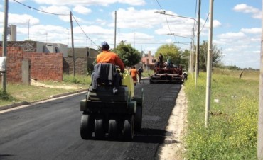 Continúa con el plan de pavimentación de calles