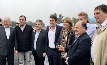 Martínez en la inauguración del Puente Parada Robles