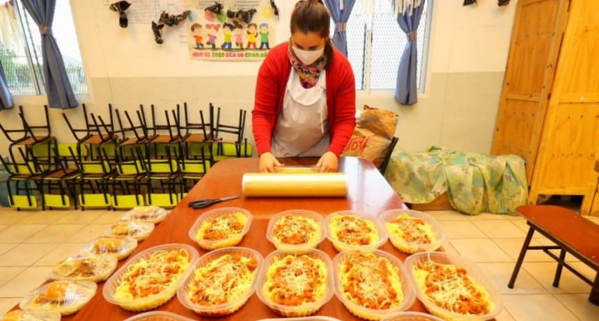 Las cocinas de los Centros Comunitarios siguen trabajando a todo ritmo