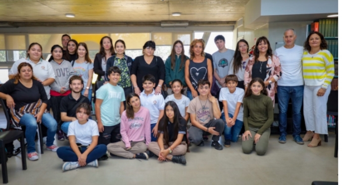 Se entregaron más de 100 Becas Estudiantiles Municipales