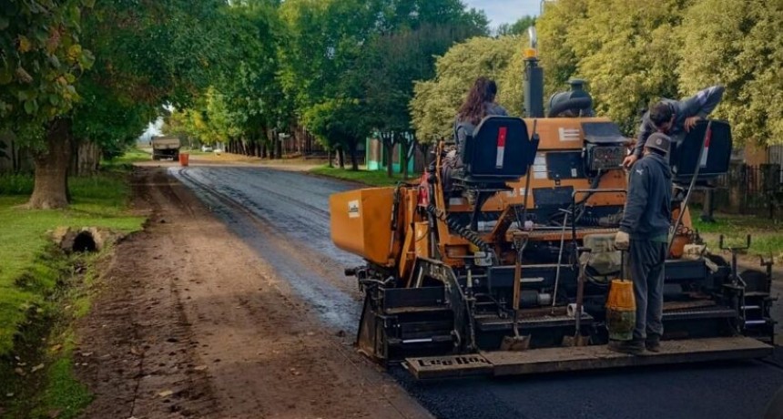 Avanza la urbanizaci&oacute;n en La Violeta con nuevas calles pavimentadas