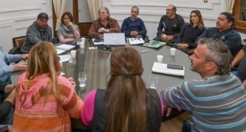 El Ejecutivo municipal y los sindicatos acordaron un incremento del 15 por ciento en mayo y junio 