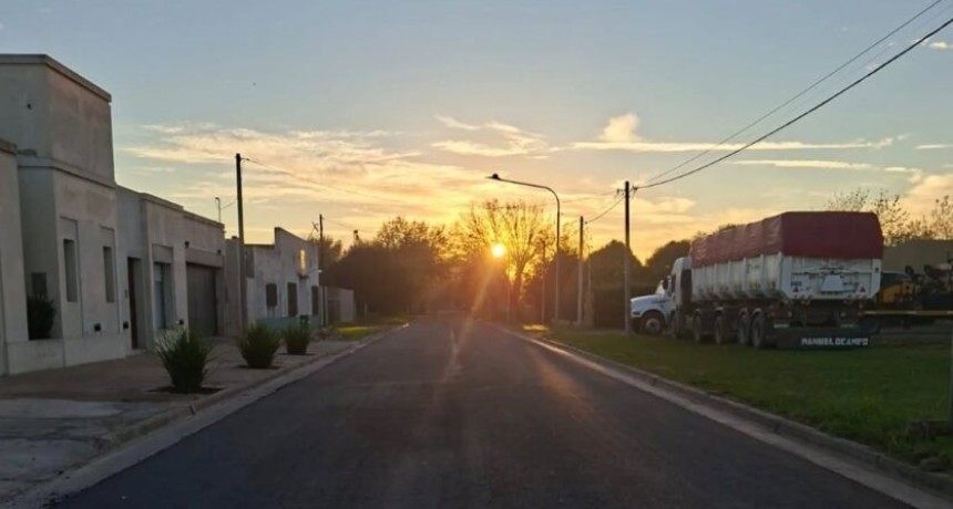 Avanzan obras de pavimento y bacheo en Manuel Ocampo y Pinz&oacute;n