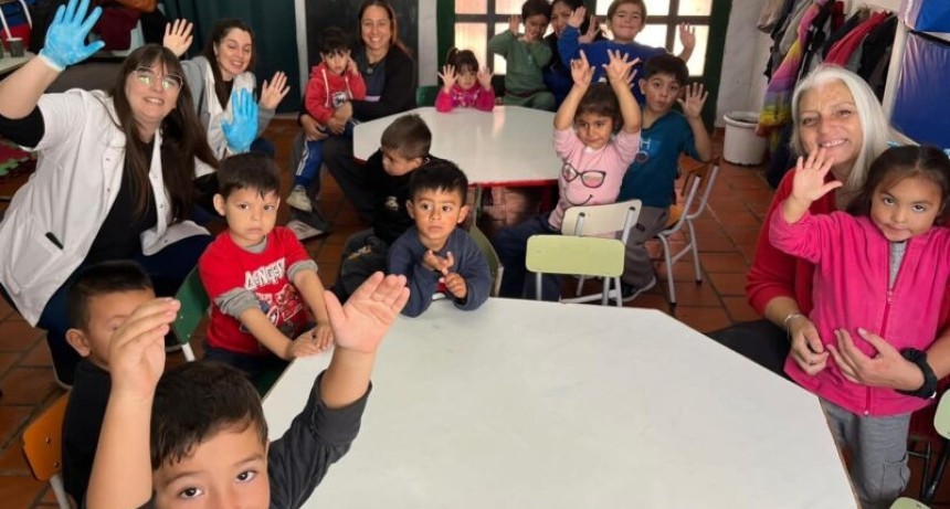 Los chicos de los CDC se capacitaron en prevenci&oacute;n de enfermedades transmitidas por alimentos