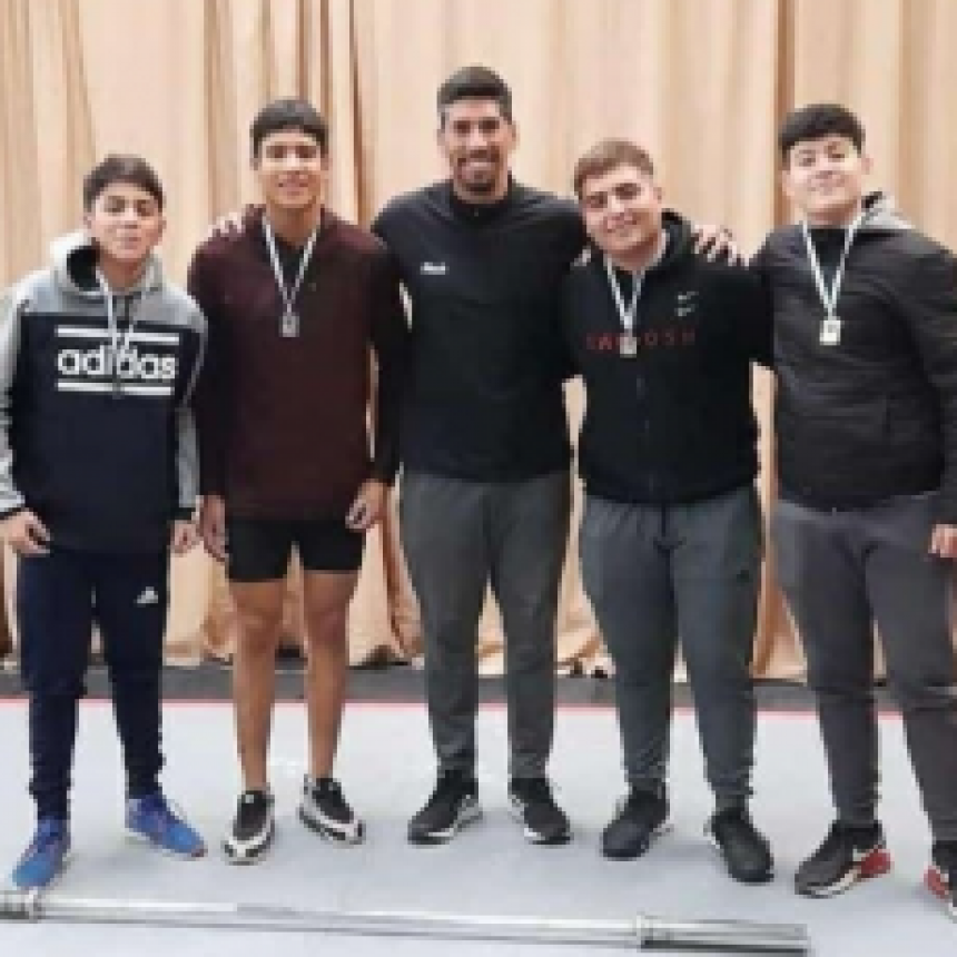 Gran desempeño de la Escuela Municipal de Levantamiento Olímpico en el Torneo Regional
