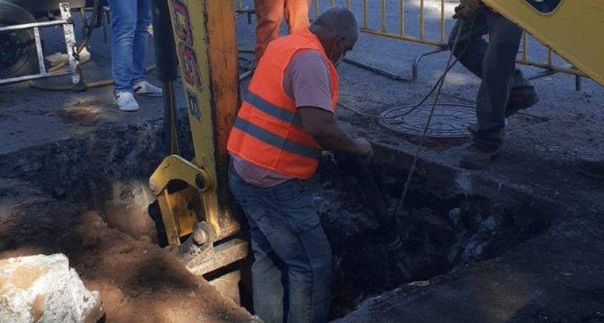 Obras Sanitarias está trabajando en el Barrio Ameghino