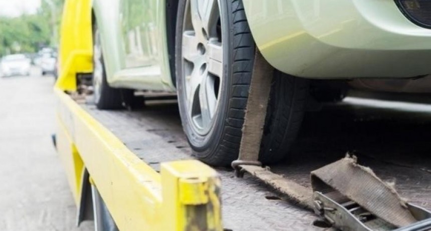 El Gobierno dio marcha atrás con la decisión de sacar las grúas de los seguros de autos
