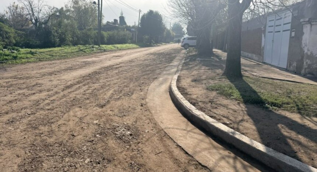 Nuevas obras de cord&oacute;n cuneta en barrio Villa San Jos&eacute;