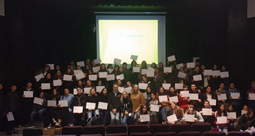 Alumnos del secundario se capacitaron en manipulación de alimentos