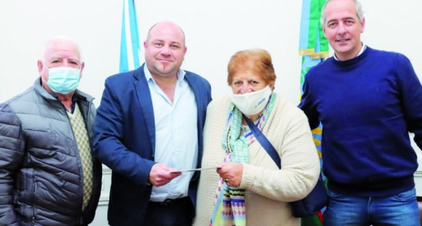El Municipio entregó ayudas económicas a Centros de Jubilados