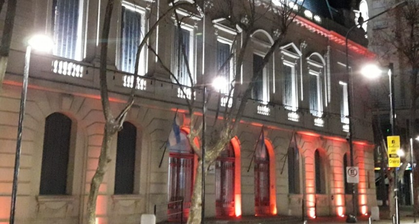 La Municipalidad se vistió de naranja