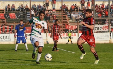 Douglas empató con Nueva Chicago