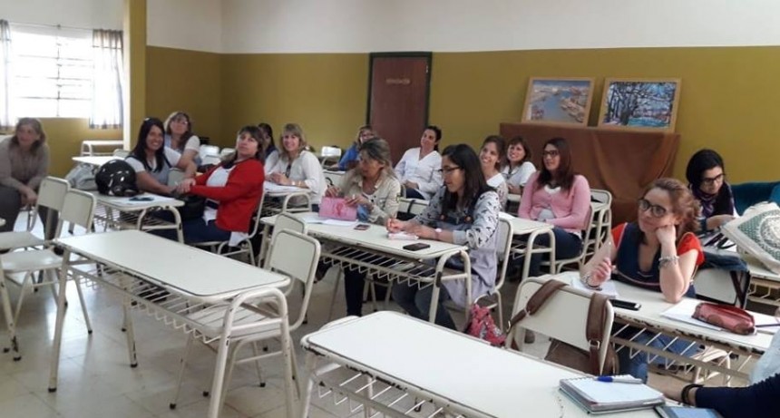 Capacitación a directores de Escuelas sobre trámites del Consejo Escolar