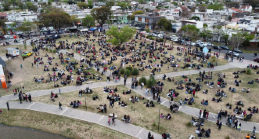 Miles de jóvenes disfrutaron de la fiesta por el Día de la Primavera