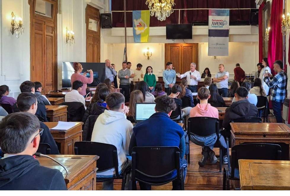 Parlamento Juvenil: el Intendente dio la bienvenida
