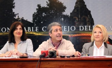 Himno y una bandera oficial para Pergamino