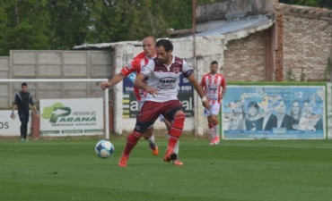 Gran victoria de Douglas ante Atlético Paraná
