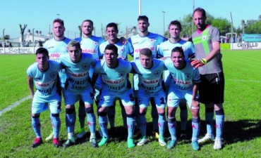 Juventud le ganó a Colonial y se mantiene firme en la punta