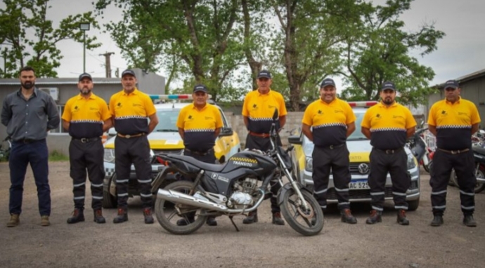 Se presentó la nueva indumentaria de los inspectores municipales