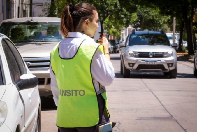 Hasta el 8 de enero se podrá estacionar también del lado izquierdo en varias calles de la ciudad